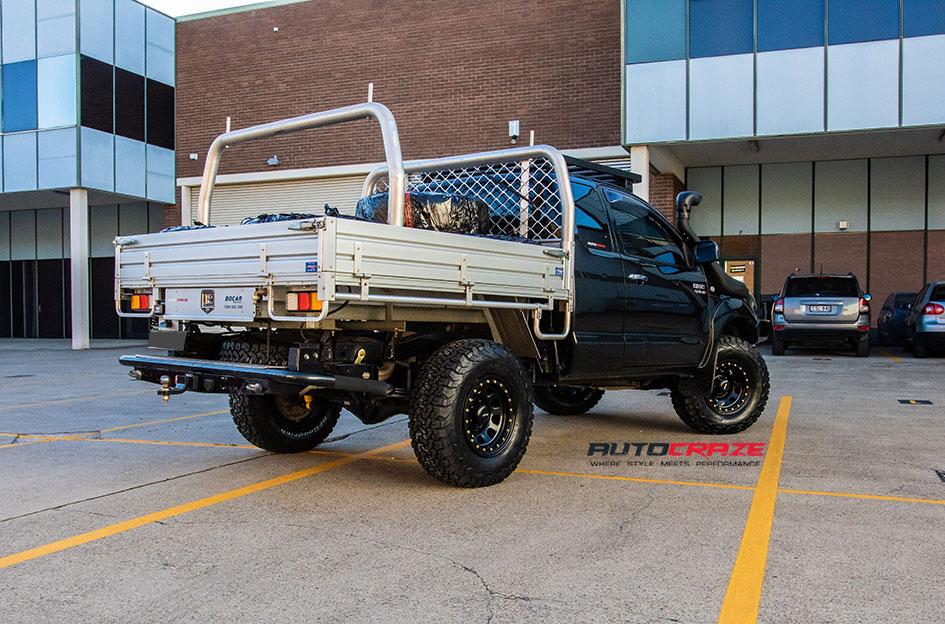 TOYOTA HILUX N70 4WD D LOCKER BLACK